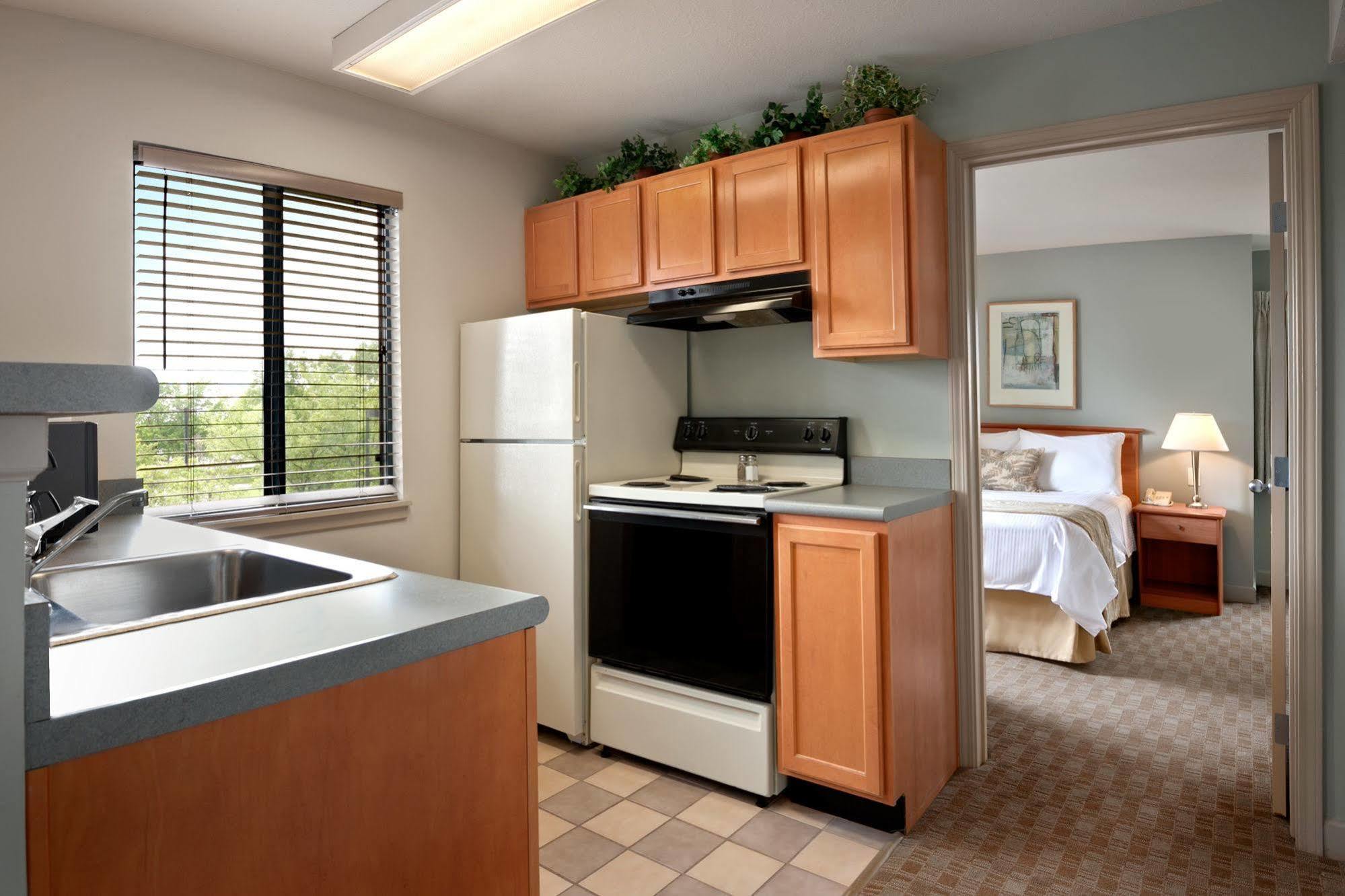 Hawthorn Suites By Wyndham Overland Park Dış mekan fotoğraf