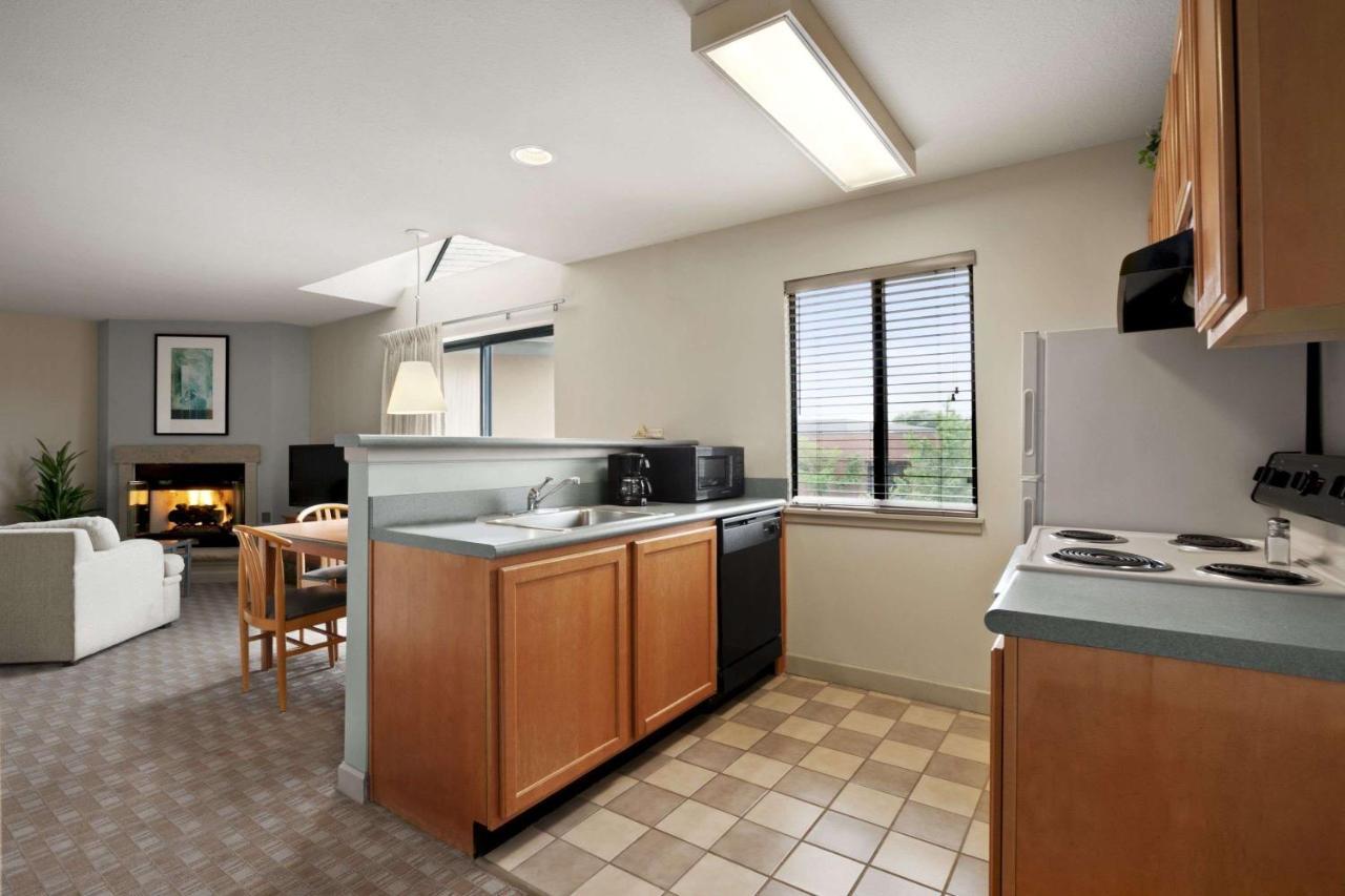 Hawthorn Suites By Wyndham Overland Park Dış mekan fotoğraf